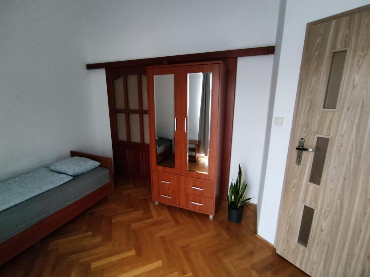 Classic Apartament Metro Kabaty Warszawa Exteriör bild