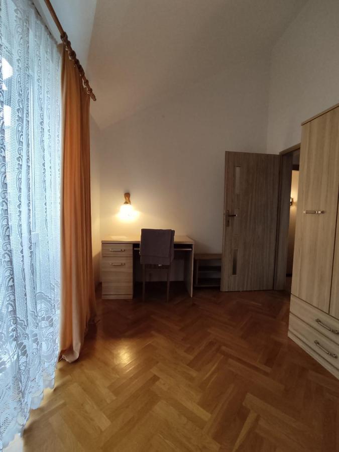 Classic Apartament Metro Kabaty Warszawa Exteriör bild